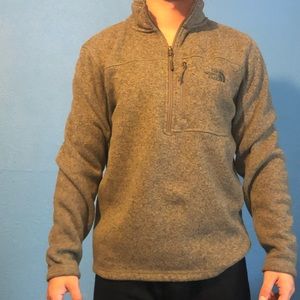 North face pull over